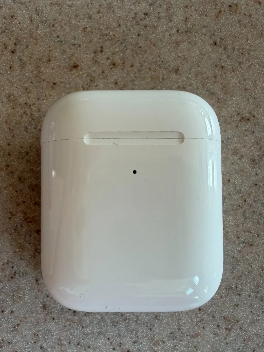 Apple Airpods & Charging Case